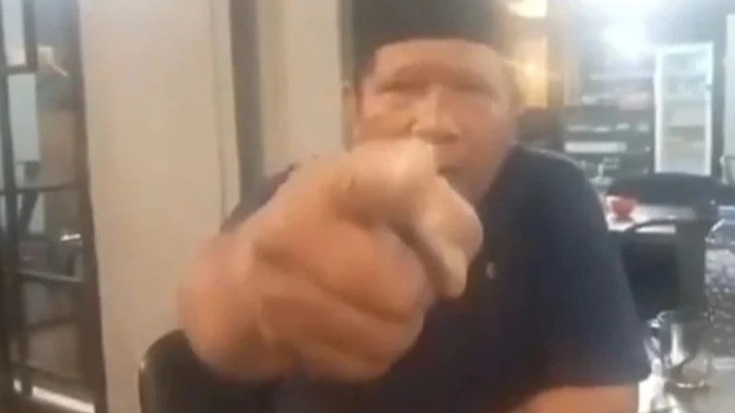 Aktivis asal Makassar yang akrab dikenal Om Bethel menantang Ketua umum GRIB Jaya, Hercules.