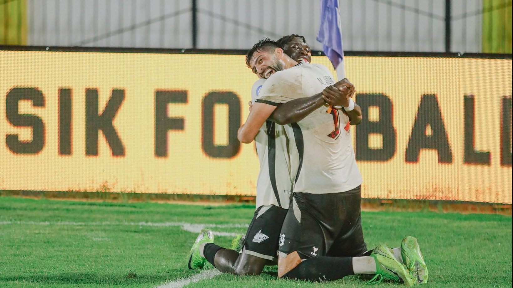 Persaingan Degradasi Mengerucut usai PSM Selamatkan Persis Solo, Ini Klasemen liga 1 2024-2025