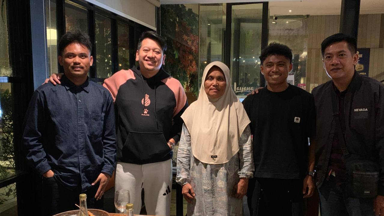 Saddil Ramdani Bersama Direktur Persib Adhitia Putra Herawan