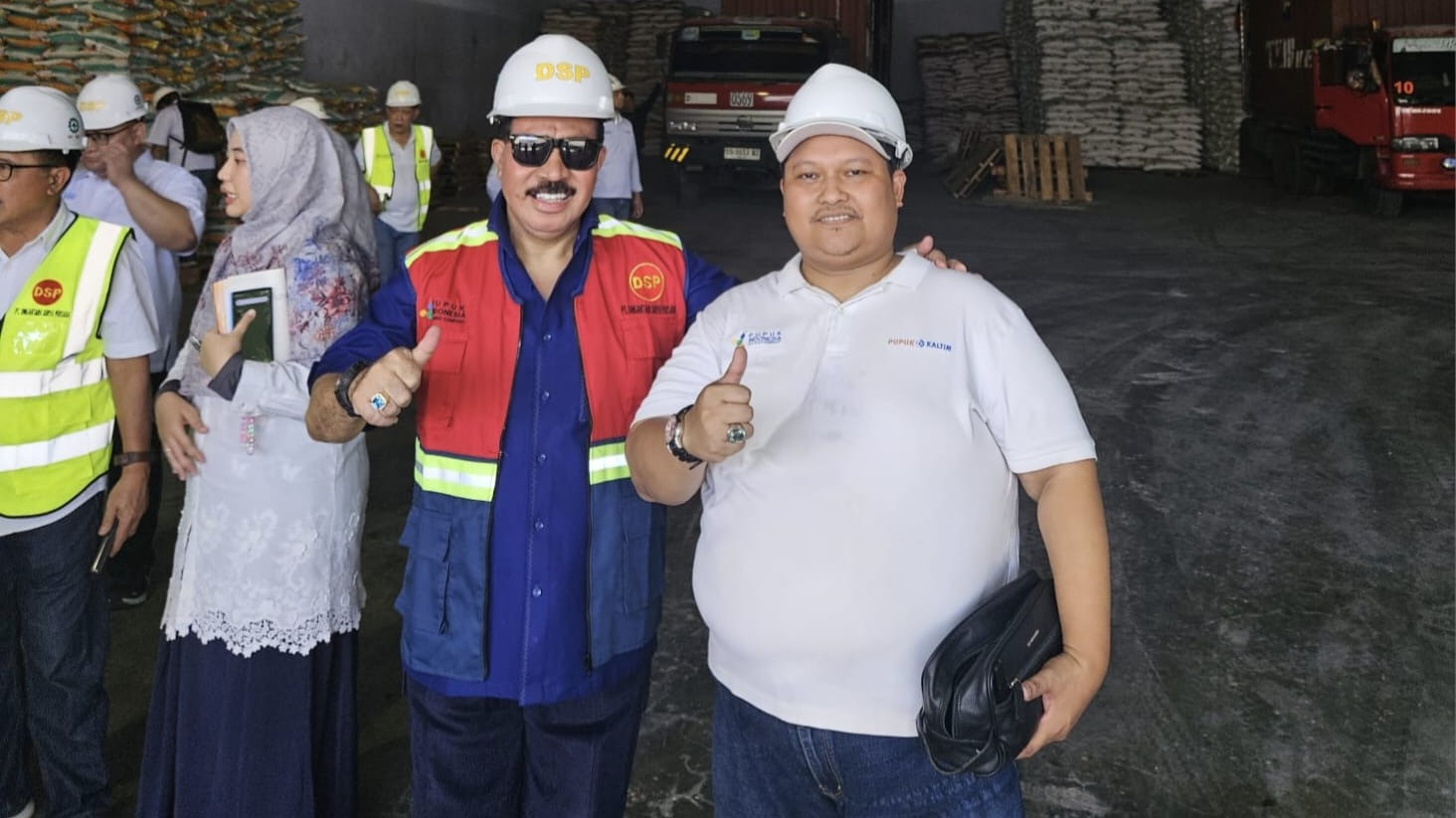Komisaris PT Pupuk Kaltim Azis Samual melakukan kunjungan langsung ke Kabupaten Maros, Sulawesi Selatan dalam rangka memastikan ketersediaan stok pupuk bersubsidi..