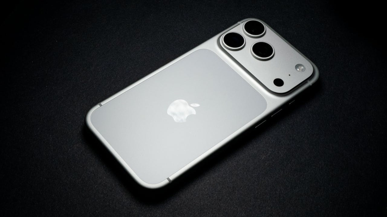 iPhone 17